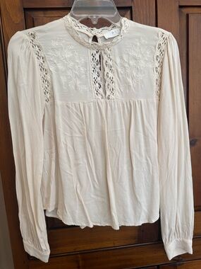 ASTR the Label Size Small Cream Embroidered Lace-Trim Long-Sleeve Blouse EUC